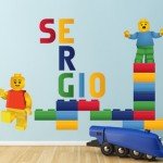 El nombre de tu peque con lego en la pared