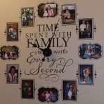 Vinilo con forma de reloj y fotos familiares